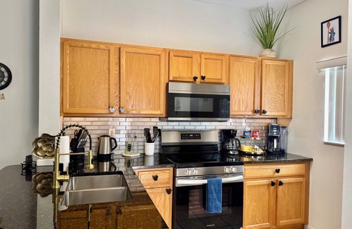 Lake Berkley House | LAOxury 3bd townhome pool front in brilliant Kissimmee