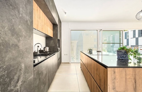 Tel Aviv City Center Apartment | Lapin Luxury Apartment By Nimizz