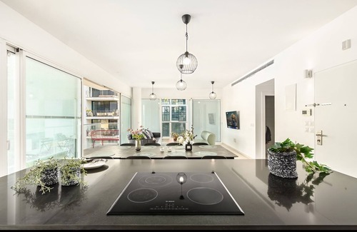 Tel Aviv City Center Apartment | Lapin Luxury Apartment By Nimizz