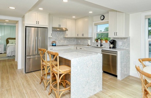 Longboat Key Condo | LaPlaya 206C-Gorgeous vistas of the Gulf from this light and bright end unit with private access to the beach.