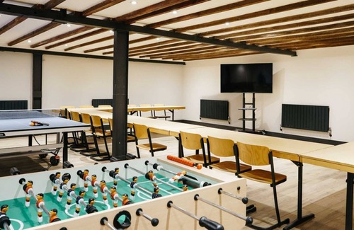 Longnor House | Lapwing Barns, large rural farmhouse with games room, perfect for all types of groups.