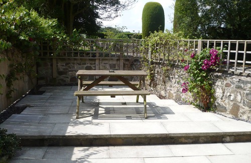 Dunstan House | Larch Cottage - Two Bedroom House, Sleeps 3