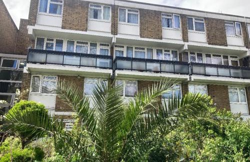 Kennington Apartment | Laret Guest House