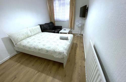 Kennington Apartment | Laret Guest House