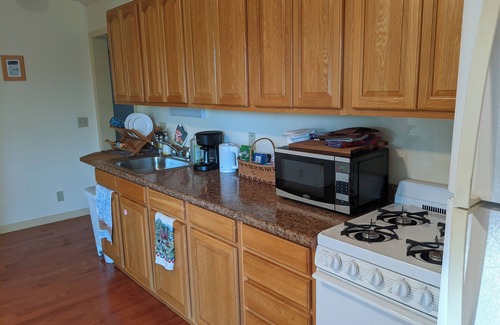 Addison Apartment | Large 1-Bdrm+ Apartment Surrounded by Nature in Rural Vermont