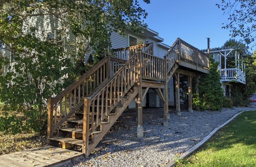 Addison Apartment | Large 1-Bdrm+ Apartment Surrounded by Nature in Rural Vermont
