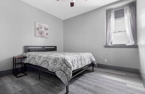 Downtown Niagara Falls House | Large 11BR 4BA compound near Niagara Falls