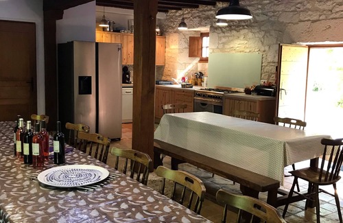 Lalandusse House | Large 18-bed gîte all comforts near Dordogne, peaceful setting