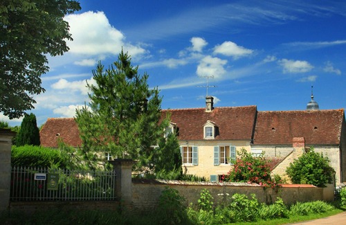 Ri Cottage | Large 18th c. house with garden and WiFi, pets welcome, quiet village