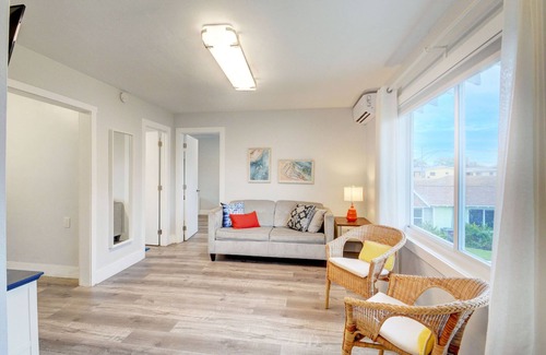 Lake Worth Apartment | "Large 1bd/1ba recently renovated beauty!"