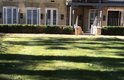 South Twickenham Apartment | Large 2 bed Apartment with large outdoor space and BBQ area