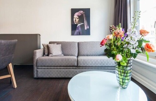 Dapperbuurt Apartment | Large 2-Bedroom Apt close to Oosterpark (4pax)