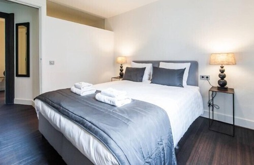 Dapperbuurt Apartment | Large 2-Bedroom Apt close to Oosterpark (4pax)