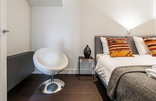 Dapperbuurt Apartment | Large 2-Bedroom Apt close to Oosterpark (4pax)