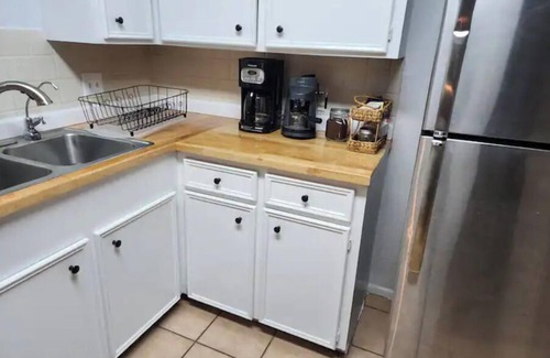 South Side House | Large 2 bedroom Townhome, Backyard, Covered Patio, Private covered parking.