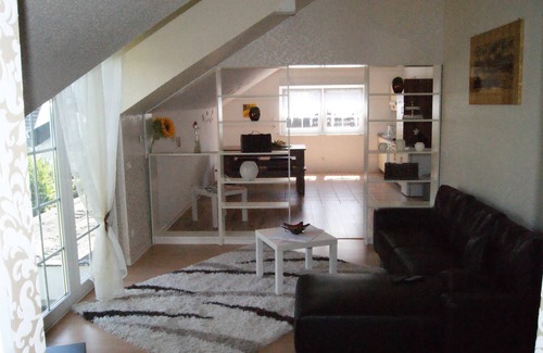 Hohenhaus Apartment | Large 2 bedroom Wohnug near Fair