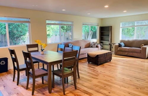 Santa Clara House | Large 2B 2.5B with 2 Parking spots