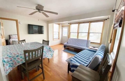 Old Orchard Beach Cottage | Large 2BD cottage 10 min to Pier & Beach Pets ok