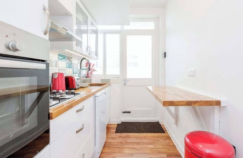 Oval Apartment | Large 2bed/1.5bath with garden in Oval/Vauxhall
