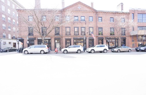 Beacon Hill Condo | Large 3.5 BR/2 BA Penthouse Duplex in Boston's Beacon Hill