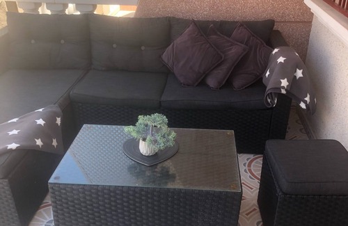 Orihuela Costa House | Large 3 bed family holiday home. Free WIFI.Close to beach and pubs/restaurants.