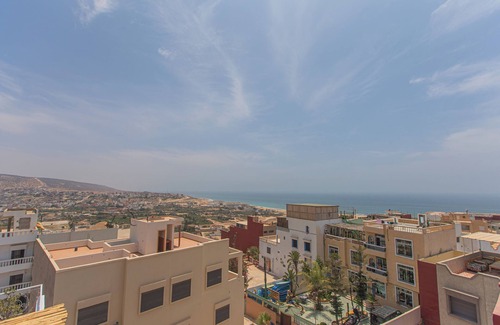 Tamrhakht Apartment | Large 3-bedroom apartment - Overhead projector - Rooftop with sea view - Hammam