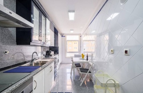 Parede Apartment | Large 3 Bedroom Apartment in Cascais, minutes from Beachn