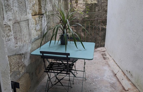 Sommieres Apartment | Large 3-room apartment in the heart of Sommières village, in a 16th century building