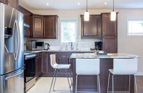 Rosemount House | Large 3bdrm Duplex in the Heart of Kitchener!