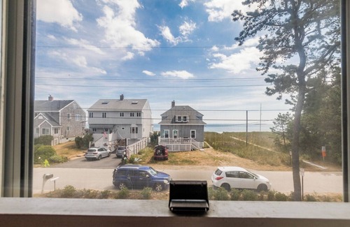 Ocean Park Cottage | Large, 4 Bedroom, oceanview home, directly across the street from the sandy Kinney Shores beach