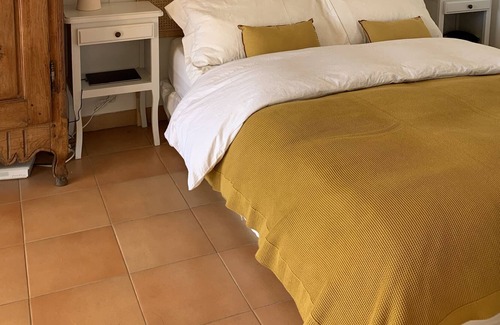 Les Lecques Apartment | Large 4 bedroom apartment on the beach sea view with Garden