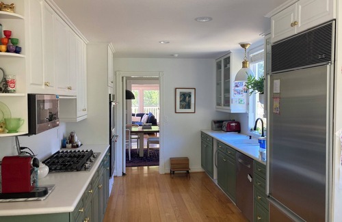 Tiburon House | Large 4-bedroom family home in tranquil Tiburon with back garden