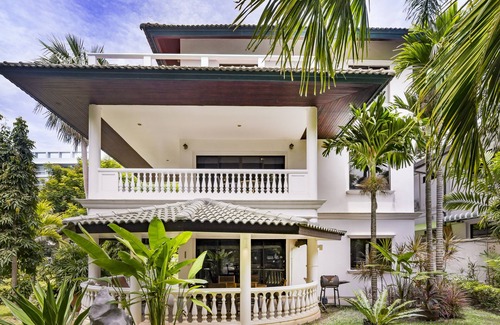 Na Chom Thian House | Large 4 bedroom seaside house 180 m from beautiful sandy beach
