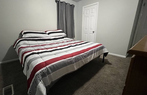 Lakeview House | Large 4 BR Home Steps to Indian Lake