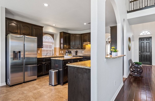 Tarrant County House | LARGE 5 BEDROOM FAMILY HOUSE W/GAME/MEDIA CENTRAL DFW 5 MIN TO LAKE AT&T