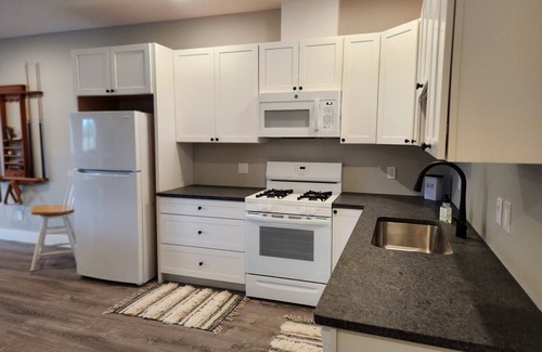 Mayfield House | Large 5 bedroom family home. 10 Minutes from Downtown Traverse City!
