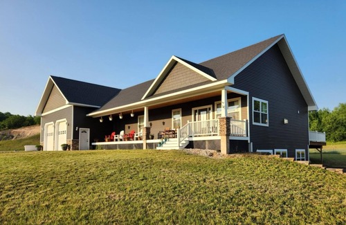 Mayfield House | Large 5 bedroom family home. 10 Minutes from Downtown Traverse City!