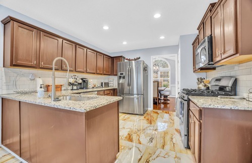 Powder Springs House | Large 5 bedroom home with fenced yard and custom fire pit
