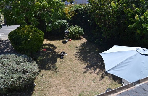 Arzon Villa | Large 5 Bedroom Villa, 100M Beach, Garden with Trees