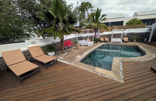 Carosse Villa | Large 5 * Villa with heated pool and swimming pool in winter in St Gilles