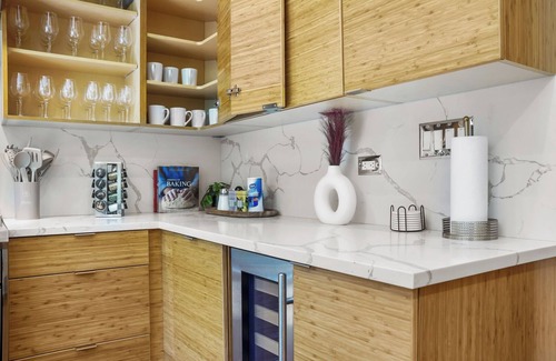 Upper Manhattan Apartment | Large 5br 3.5ba, Chef's Kitchen, Backyard