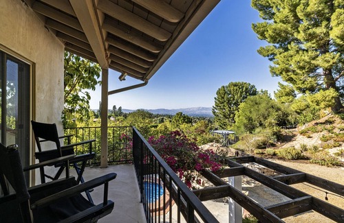 Woodland Hills House | Large 6 Bedroom House, Great Location and Valley Views