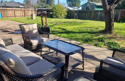 Florin House | Large 6 Bedrooms 2 Baths Home On a Huge Lot