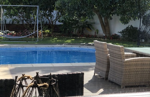 Fenais da Luz House | LARGE 6 BEDROOMS LUXURY HOME WITH POOL AND OUTSIDE HOT TUB