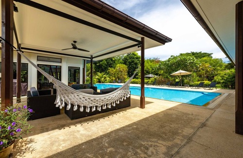 Hua Hin Villa | Large 7 Bed Luxury Villa on the Golf Course