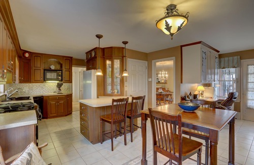 Witmer House | Large 7 Bedroom Home in the Heart of Dutch Country-perfect for large groups