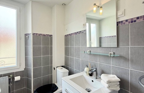 Ferrieres-en-Brie Apartment | Large 9-bed apartment - Close to Disneyland Paris, Val d'Europe and Paris