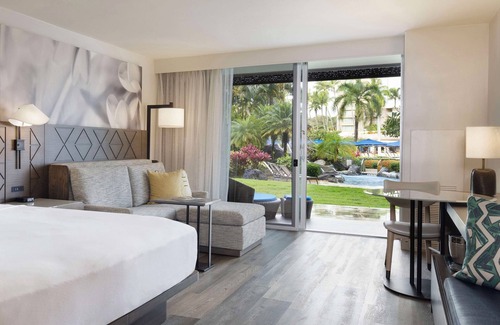 Nawiliwili Hotel | Large Accommodation w/Lanai! Beachfront Property w/Pool, Golf Area & Shuttle!