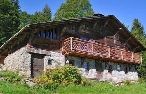 Cordon Ski Chalet | Large alpine chalet 250 m2 with all comforts for 25 people in Cordon (74)