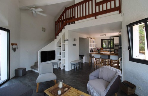 La Londe-les-Maures House | Large and beautiful renovated villa for 8 people with private pool and hillside view